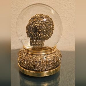 Gold Skulls On Skulls Glitterglobe